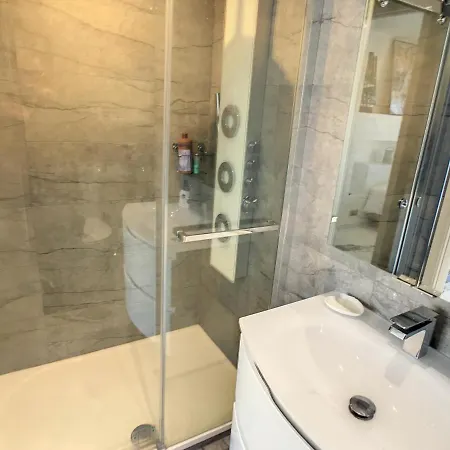 3 Bedroom 5 Mins From The Croisette Riviera 414 Apartment